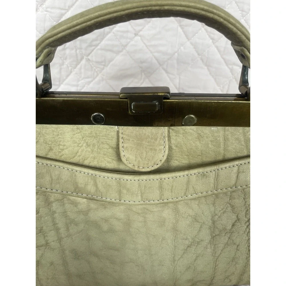 Vintage 1970 Christin Genuine Leather‎ Kiss Lock Doctor Bag Cream Top Handle